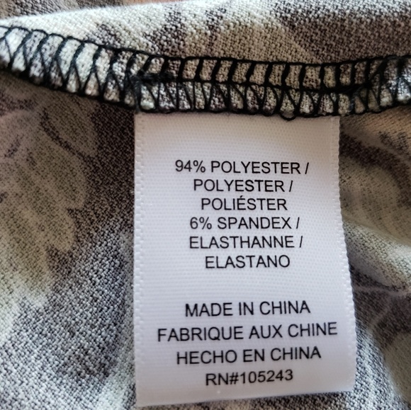 BOBEAU Faux Wrap Black Floral Print Dress
XS - Picture 7 of 8